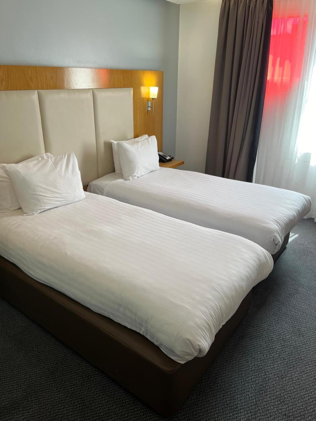 Hotel By Ihg