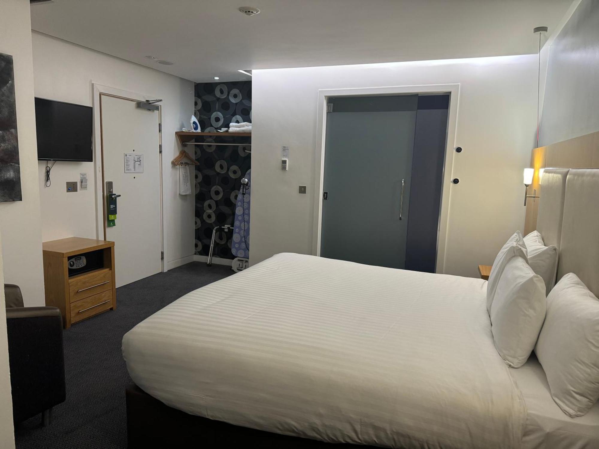 Hotel By Ihg