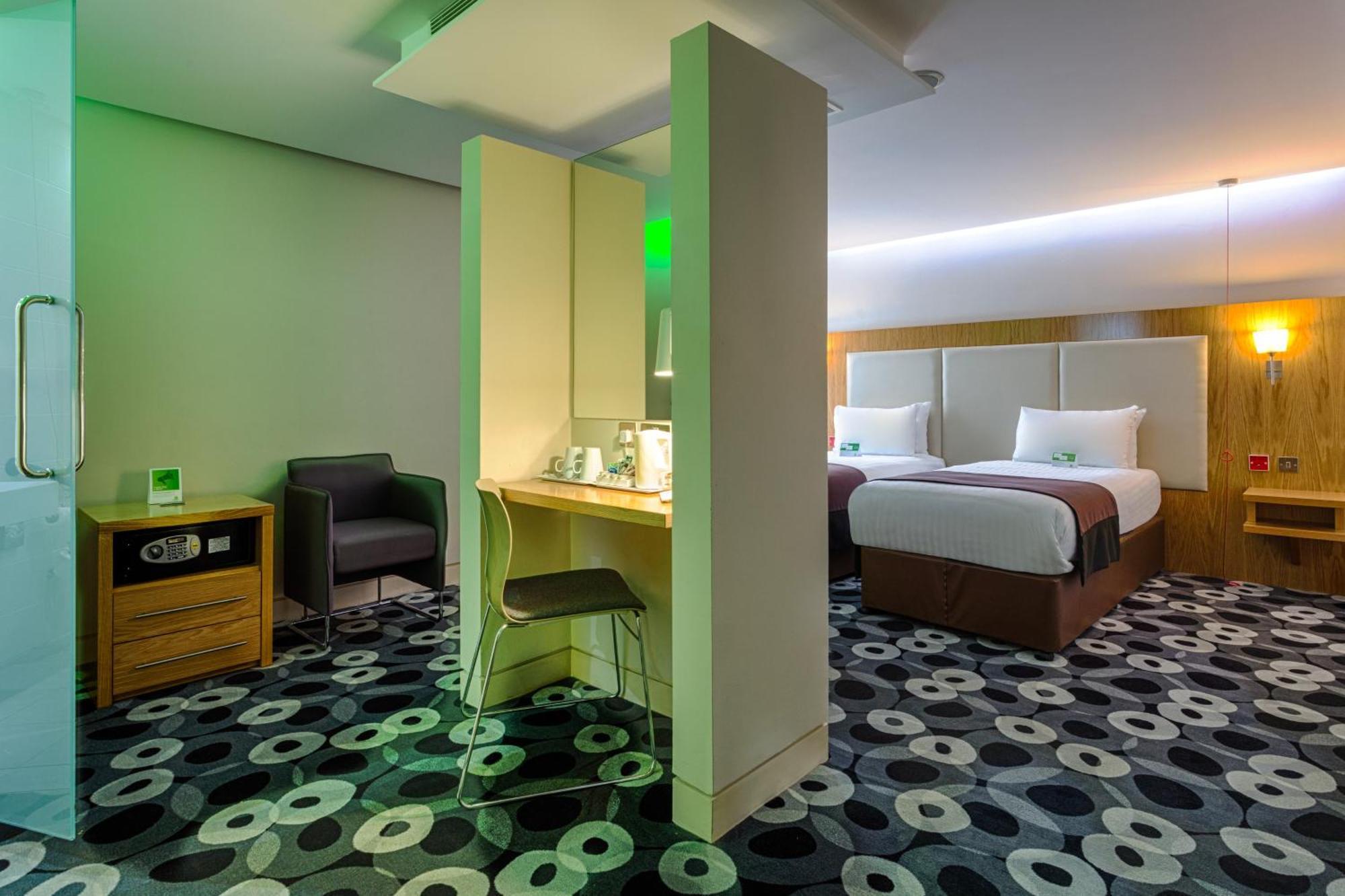 By Ihg